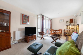 Elegant 1BR flat with balcony & city view, Walworth